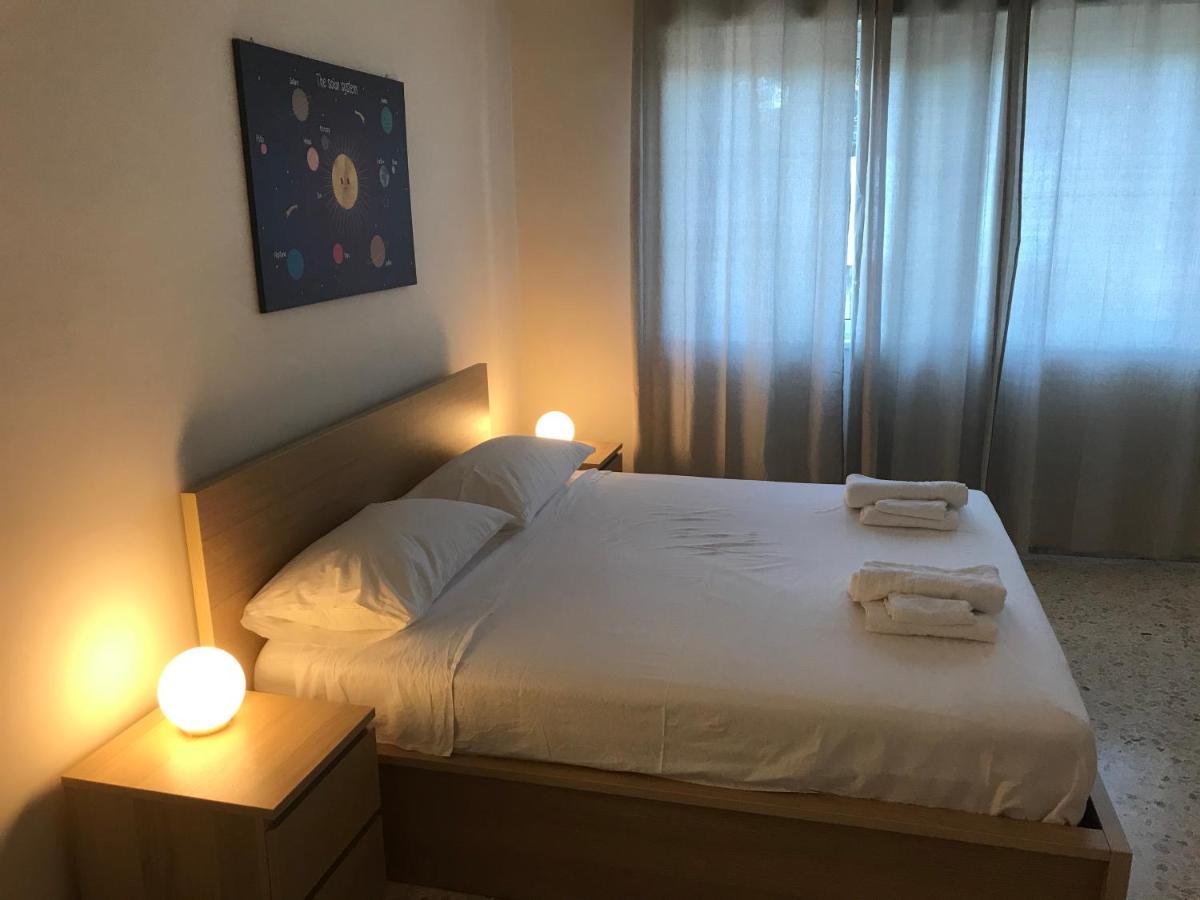 B&B Parco 2 Giugno バーリ エクステリア 写真