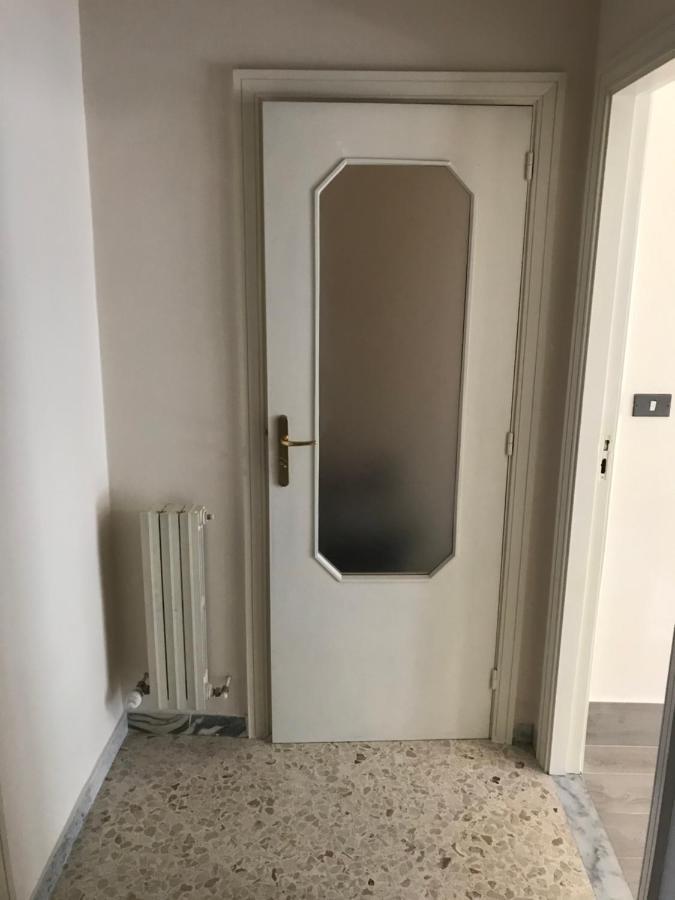 B&B Parco 2 Giugno バーリ エクステリア 写真
