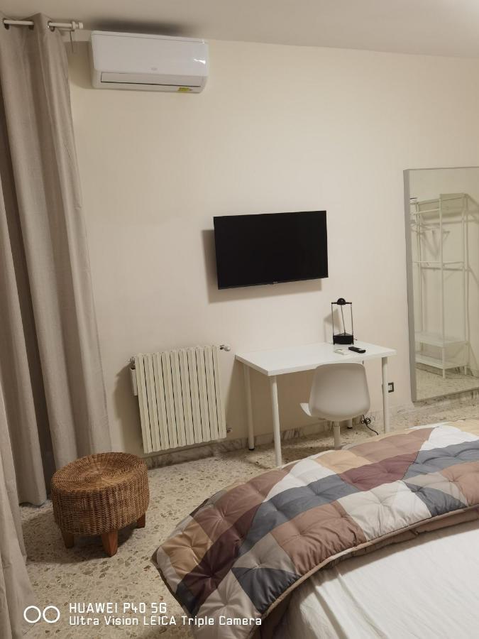 B&B Parco 2 Giugno バーリ エクステリア 写真