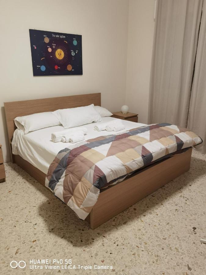 B&B Parco 2 Giugno バーリ エクステリア 写真