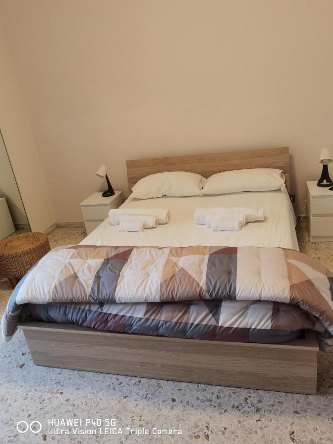 B&B Parco 2 Giugno バーリ エクステリア 写真